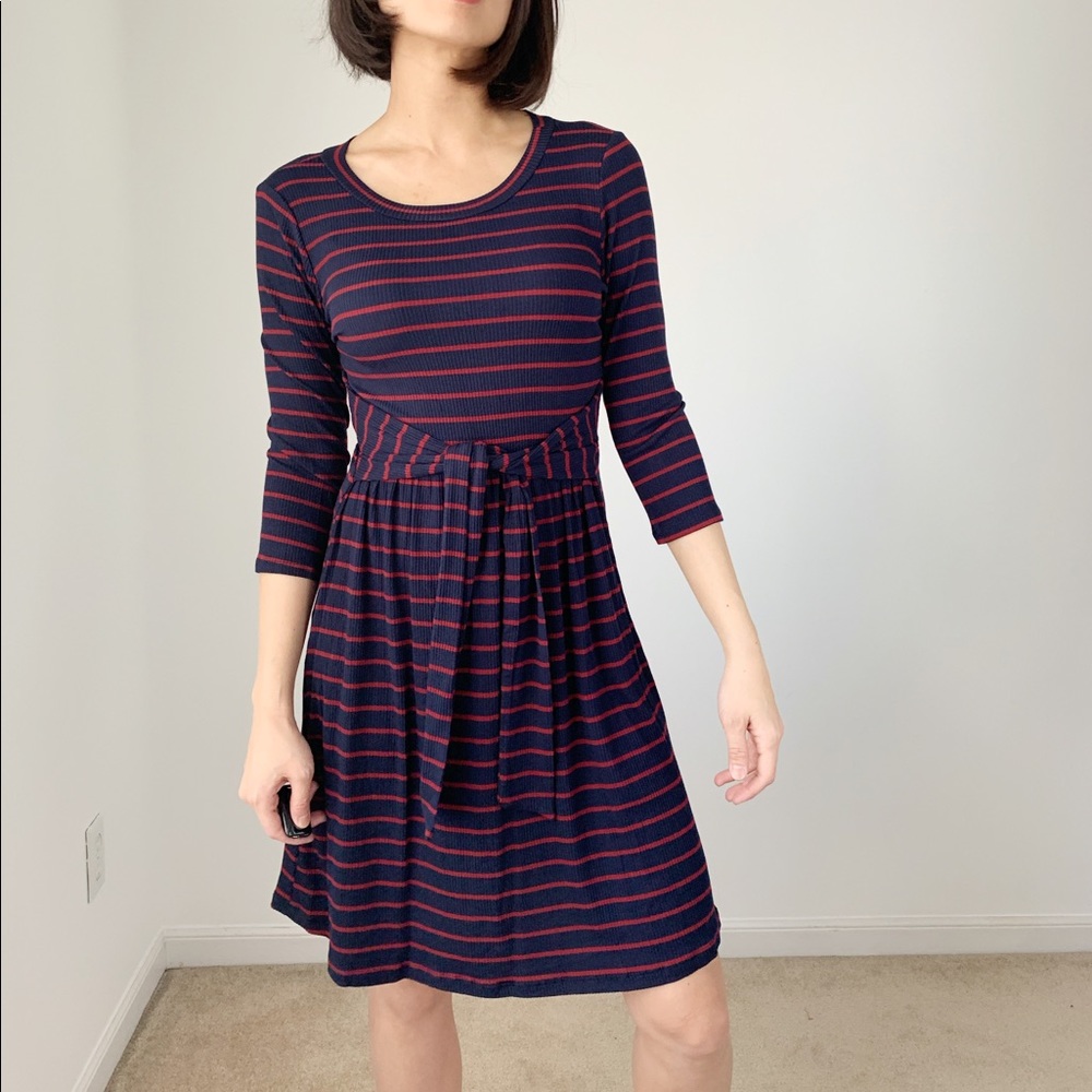 CREW NECK WAIST TIE STRIPED DRESS - Picture 6 of 11